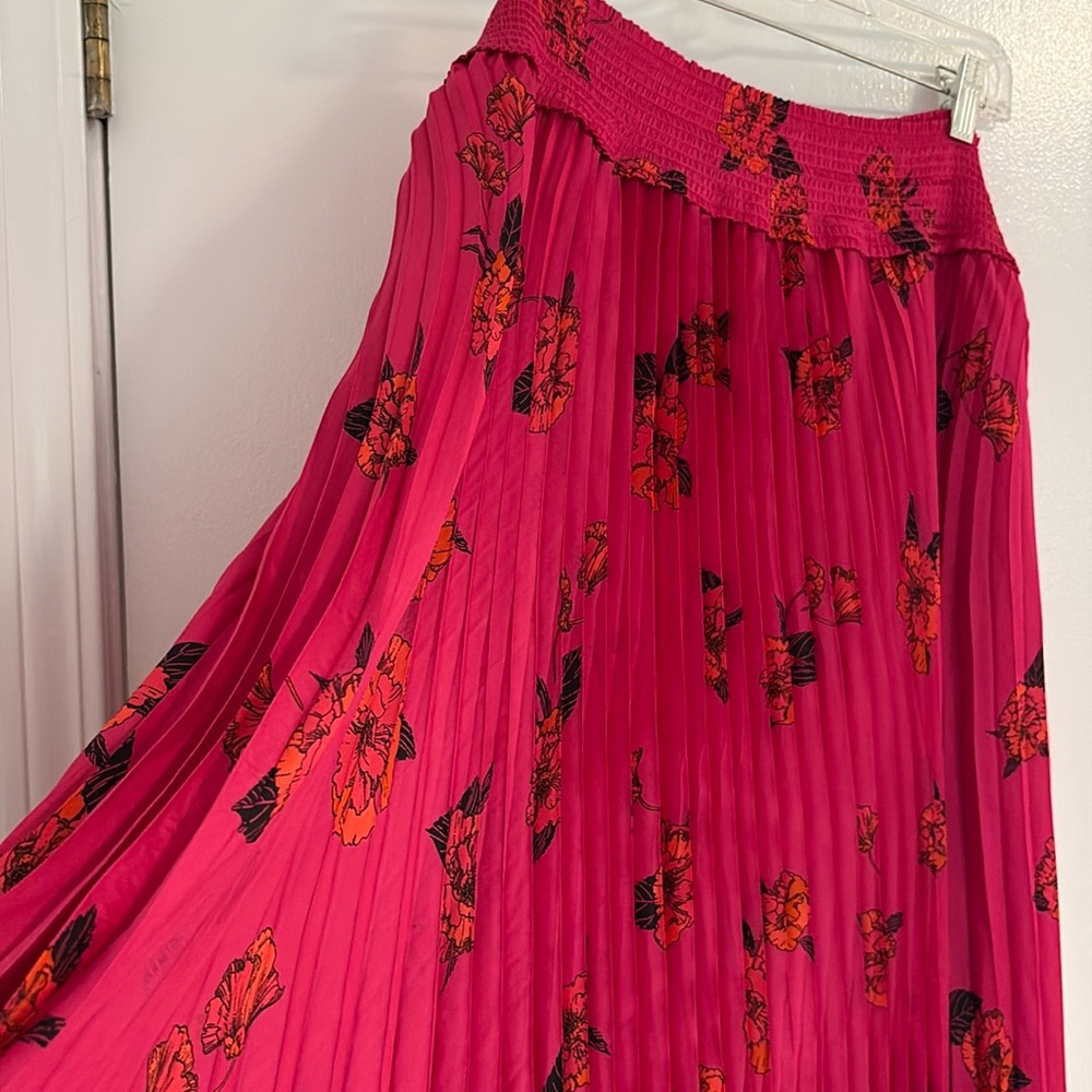 Pink Floral Pleated Skirt